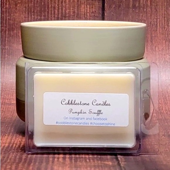 Pumpkin Soufflé Soy Wax Melt home scent Cobblestone Candles - Picture 2 of 3